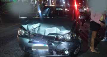 Colisões em sequência complicam o trânsito na Visconde do Rio Branco em Botucatu Colisões em sequência complicam o trânsito na Visconde do Rio Branco em Botucatu