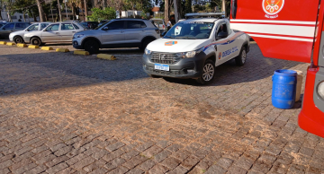 Derramamento de óleo mobiliza Defesa Civil e Bombeiros na região central de Botucatu Derramamento de óleo mobiliza Defesa Civil e Bombeiros na região central de Botucatu