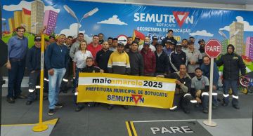 Maio Amarelo: motoristas profissionais participam de palestra na SEMUTRAN Maio Amarelo: motoristas profissionais participam de palestra na SEMUTRAN
