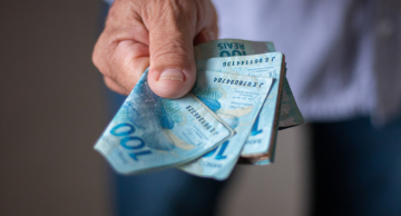 Comerciantes de Botucatu devem ficar em alerta com aumento de notas falsas na região