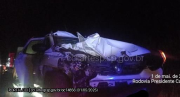 Morre bebê vítima de colisão entre carro e caminhões em Itatinga Morre bebê vítima de colisão entre carro e caminhões em Itatinga