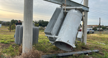 Criminosos furtam transformadores e deixam propriedades sem energia na zona rural de Botucatu Criminosos furtam transformadores e deixam propriedades sem energia na zona rural de Botucatu