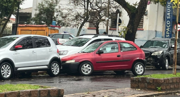Acidente envolvendo três veículos deixa trânsito lento na Avenida Santana Acidente envolvendo três veículos deixa trânsito lento na Avenida Santana