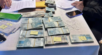 Operação apreende R$ 1 milhão, armas e veículos de luxo em Bauru Operação apreende R$ 1 milhão, armas e veículos de luxo em Bauru