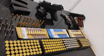 Polícia Militar apreende armas e munições em residência de Itatinga Polícia Militar apreende armas e munições em residência de Itatinga