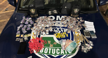 ROMU prende indivíduo com mais de 400 porções de drogas no Cachoeirinha 2