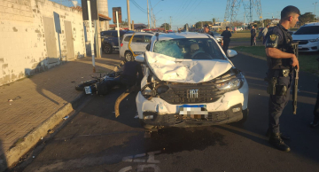 GCM fica ferido após acidente entre moto e carro em Botucatu