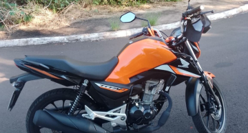 Vigilante tem moto furtada em frente a banco no Centro de São Manuel 