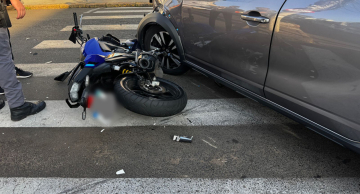 Motociclista fica ferido após colisão no centro de Botucatu Motociclista fica ferido após colisão no centro de Botucatu