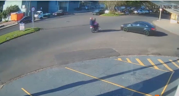 Vídeo: grave acidente é registrado em cruzamento de Botucatu; condutor foge do local