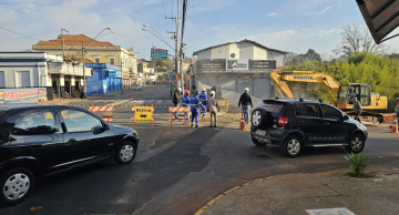 Começam as obras de drenagem na Floriano Peixoto em Botucatu