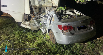 Homem morre em colisão frontal na SP-255 Homem morre em colisão frontal na SP-255