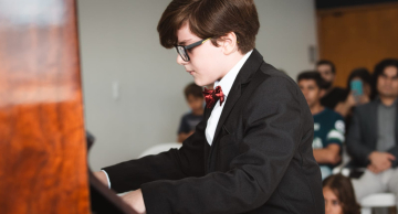 Jovem pianista de Botucatu tocará ao lado do Maestro João Carlos Martins em São Paulo Jovem pianista de Botucatu tocará ao lado do Maestro João Carlos Martins em São Paulo