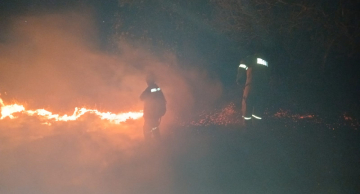 Incêndio atinge área na região do Pátio 8 em Botucatu Incêndio atinge área na região do Pátio 8 em Botucatu