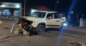 Acidente entre carro e moto deixa ferido em cruzamento da Vital Brasil