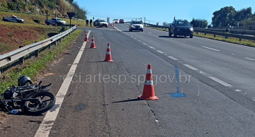 Jovem morre atropelada após cair de moto na Rondon em Botucatu Jovem morre atropelada após cair de moto na Rondon em Botucatu