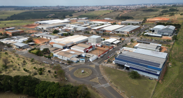 Prefeitura doa área para ampliação da BLOWPET no Distrito Industrial IV