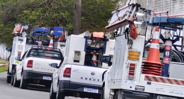 Bairros de Botucatu voltam a ficar sem energia, após restabelecimento parcial, informam moradores Bairros de Botucatu voltam a ficar sem energia, após restabelecimento parcial, informam moradores