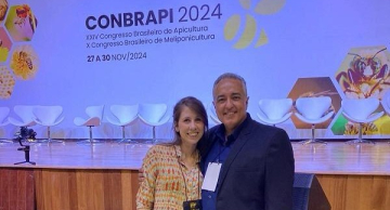 Pesquisa de Botucatu sobre efeitos de agrotóxicos em abelhas recebe Menção Honrosa no Prêmio Capes de Tese Pesquisa de Botucatu sobre efeitos de agrotóxicos em abelhas recebe Menção Honrosa no Prêmio Capes de Tese