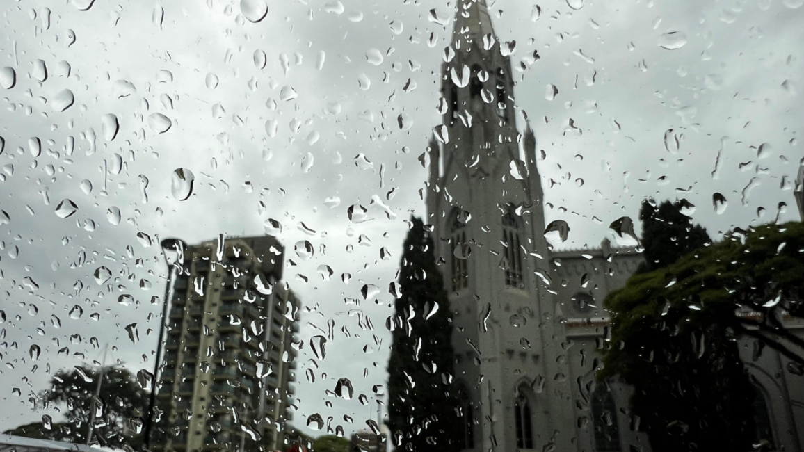 Chuva e frente fria podem derrubar temperaturas em Botucatu entre quinta e sexta-feira