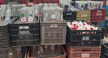 Operação apreende 15 mil garrafas vazias em depósito sem alvará em Botucatu