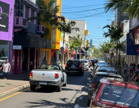 Comércio de Botucatu abre nesta segunda (16) e fecha na terça (17) de Carnaval