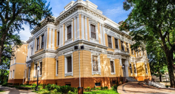 Pinacoteca Fórum das Artes recebe exposição “Vermelho, Branco e Azul”