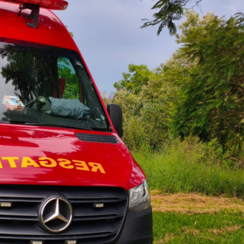 Bombeiros resgatam vítima após acidente em trilha de cachoeira entre Botucatu e São Manuel