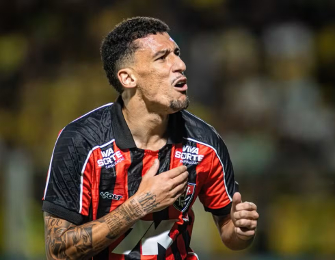 Gol do botucatuense Baralhas salva o Vitória-BA no campeonato brasileiro