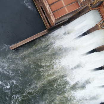 Manutenção nas eclusas da Hidrovia Tietê-Paraná mobiliza 300 profissionais na região de Barra Bonita
