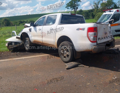 Acidente envolvendo quatro veículos interdita a Rodovia João Mellão entre São Manuel e Pratânia