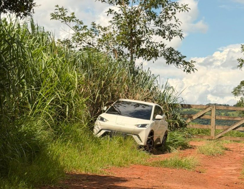Veículo usado durante ataque a tiros em Botucatu é localizado na zona rural da região