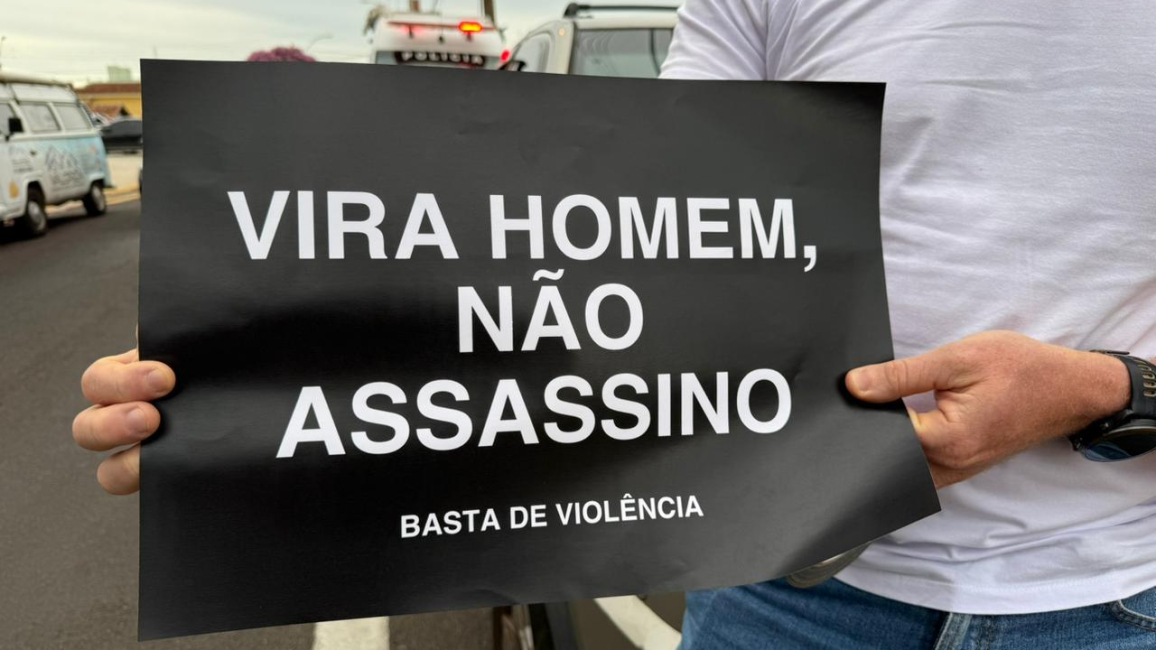 Grupo realiza manifestação silenciosa após feminicídio em Botucatu