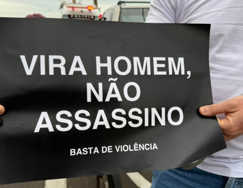 Grupo realiza manifestação silenciosa após feminicídio em Botucatu