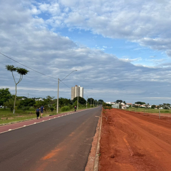 Avenida Universitária no Lageado terá bolsão de estacionamento e novas faixas para pedestres e ciclistas