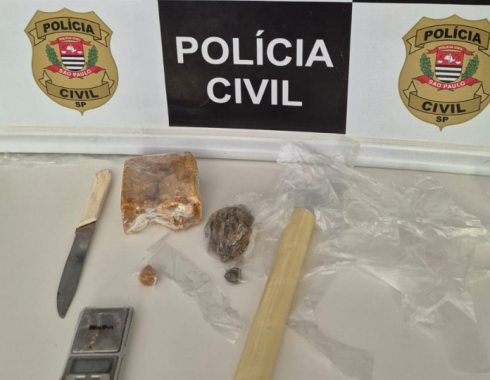 Polícia Civil e GCM prendem homem com meio quilo de crack em Botucatu