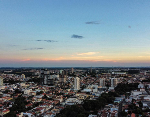 Botucatu mantém ritmo de geração de empregos e melhora desempenho em fevereiro no Estado de SP