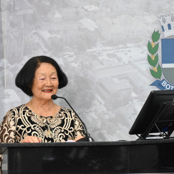 Professora Michiko Sakate Recebe Título de “Cidadã Botucatuense” em Sessão Solene