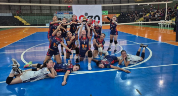 Voleibol feminino de Botucatu é campeão invicto na Liga de Voleibol de Sorocaba