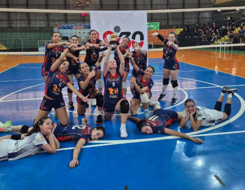 Voleibol feminino de Botucatu é campeão invicto na Liga de Voleibol de Sorocaba