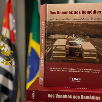 Livro histórico do Cevap resgata 30 anos de ciência e inovação na universidade