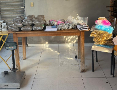 Operação Jandaia prende suspeitos de tráfico e apreende arma de uso restrito na região