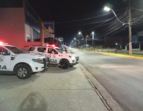 Operação da PM intensifica fiscalização, autua motoristas e recolhe veículos na madrugada em Botucatu