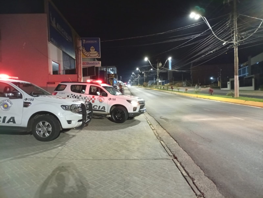 Operação da PM intensifica fiscalização, autua motoristas e recolhe veículos na madrugada em Botucatu