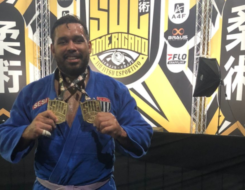 Atleta de Botucatu conquista dois títulos no Sul-Americano de Jiu-Jitsu da CBJJE