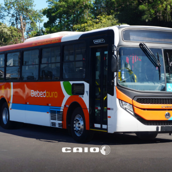 Caio entrega novos ônibus Apache Vip e reforça frota do transporte urbano em Bebedouro
