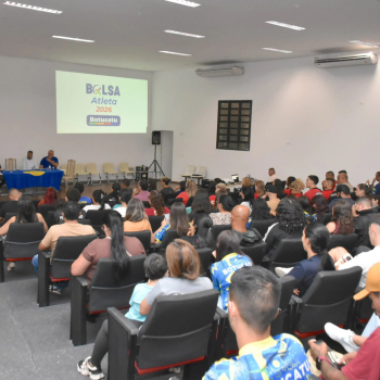 Atletas de Botucatu assinam os termos de adesão do Programa Bolsa Atleta 2026