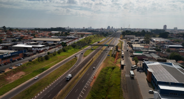 Feriado do Trabalho deve levar milhares de veículos às rodovias na região de Botucatu