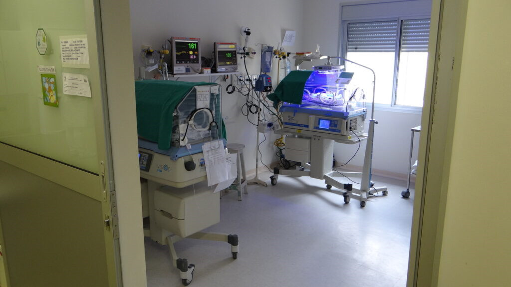 UTI Neonatal do HC de Botucatu passa por controle de infecção e suspende temporariamente novas internações