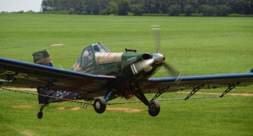 Avião fabricado em Botucatu é destaque da Embraer na Agrishow 2026